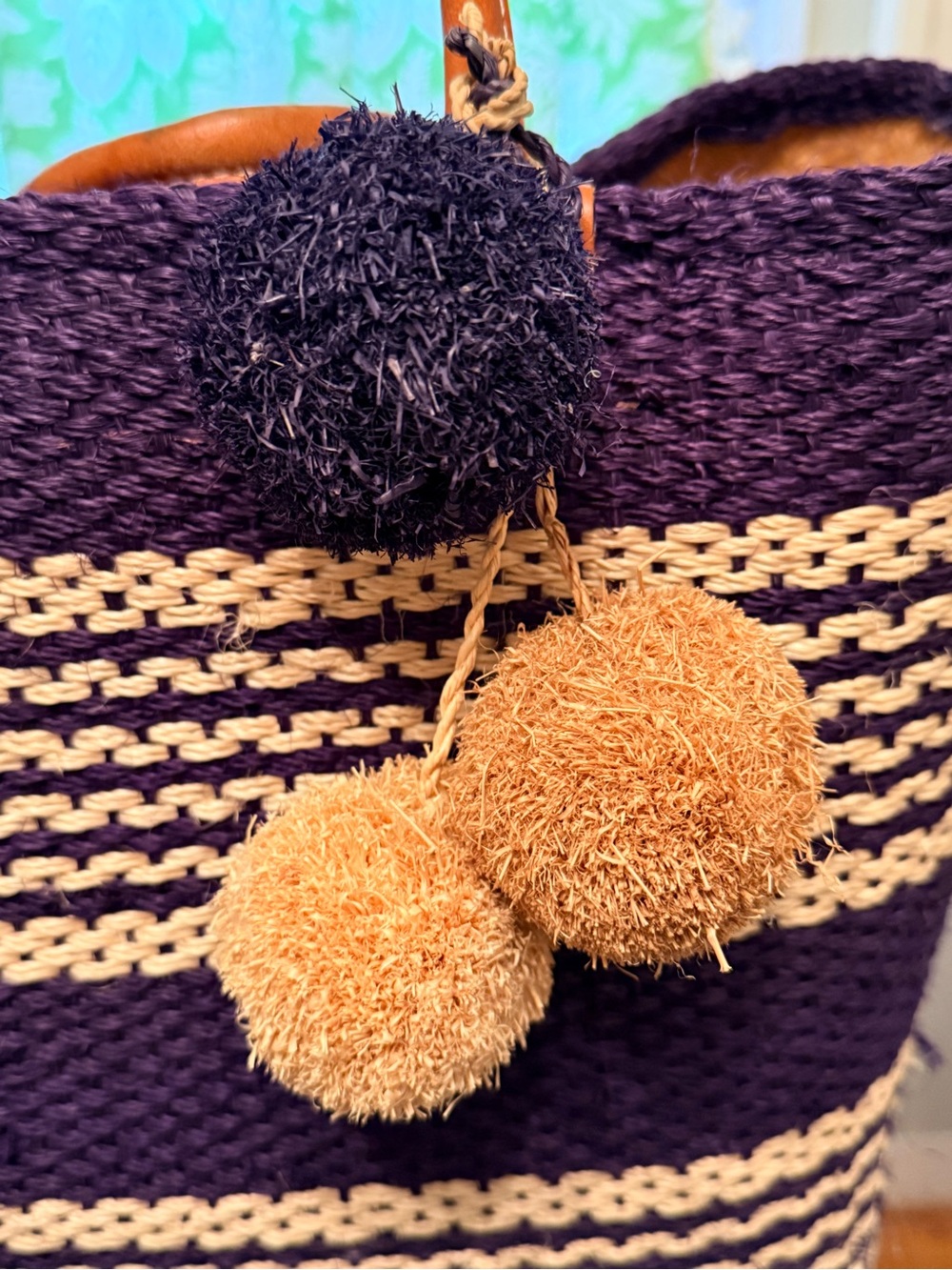 Mar y sol Woven sisal with raffia Pom-Poms Tote Bag in Navy and Cream NWT - Picture 2 of 6